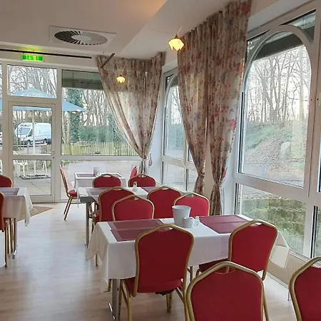 Floersheimer Hof מלון 3*